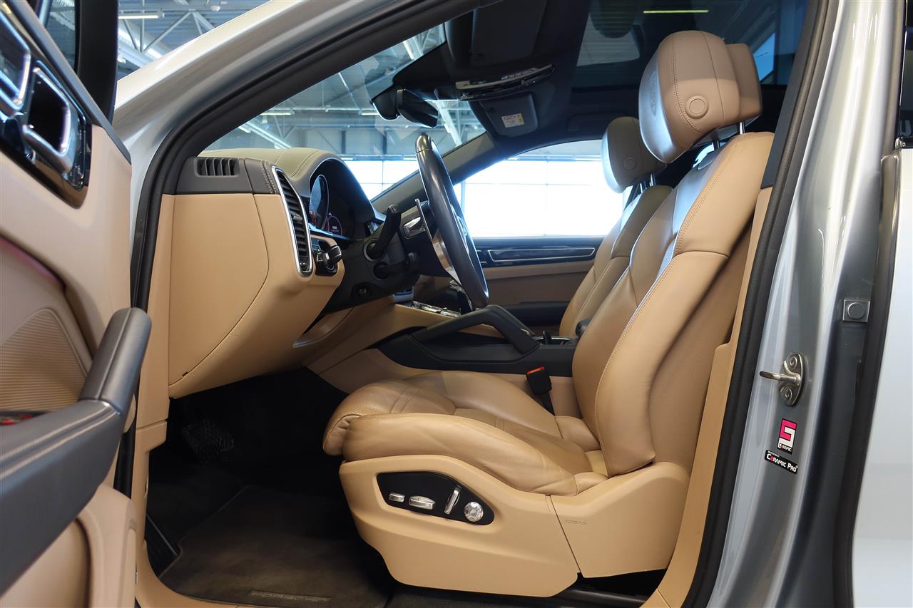 Porsche Cayenne E-Hybrid Coupé 2020, kuva 6/14