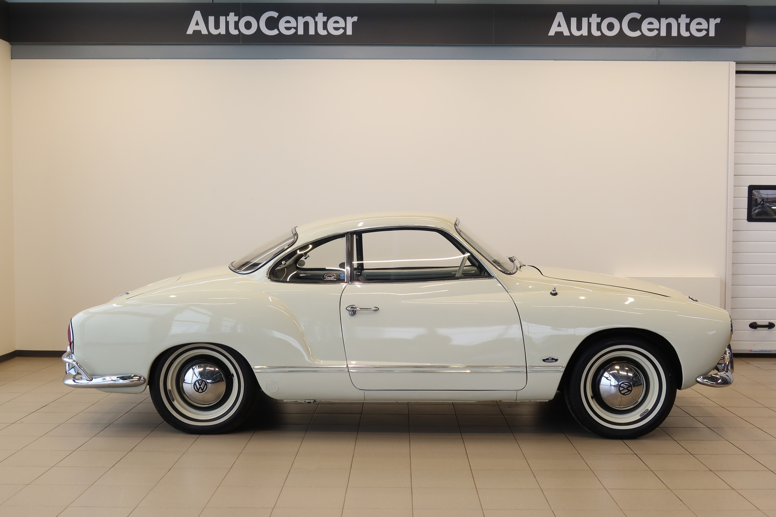Volkswagen Karmann-Ghia 1960, kuva 2/14