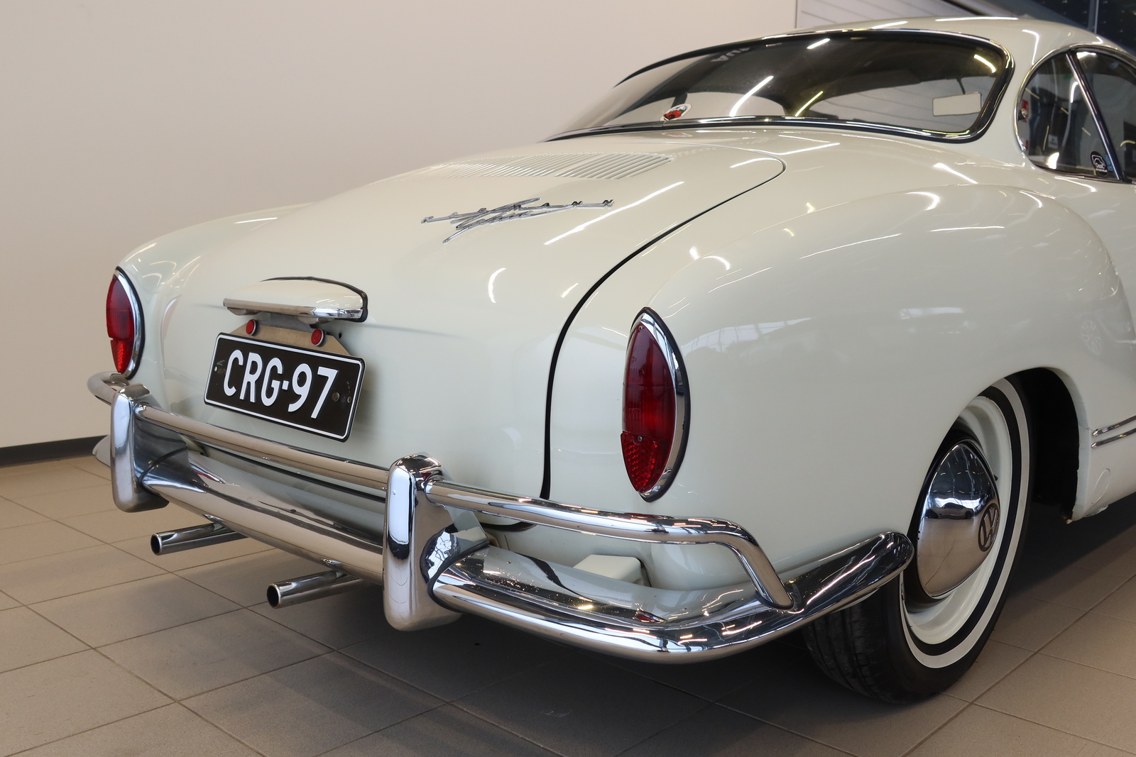 Volkswagen Karmann-Ghia 1960, kuva 4/14