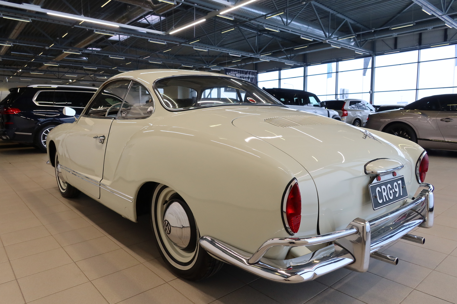 Volkswagen Karmann-Ghia 1960, kuva 6/14