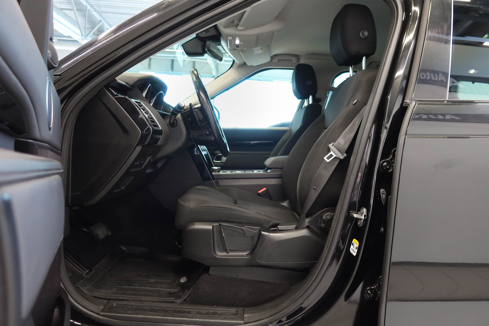 Land Rover Discovery 2,0 Td4 SE LCV Aut 2018, kuva 6/12